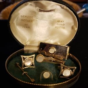 Vintage 18k and Mother of Pearl Cufflink Set
